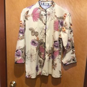 Japanese style women’s blouse, size unknown